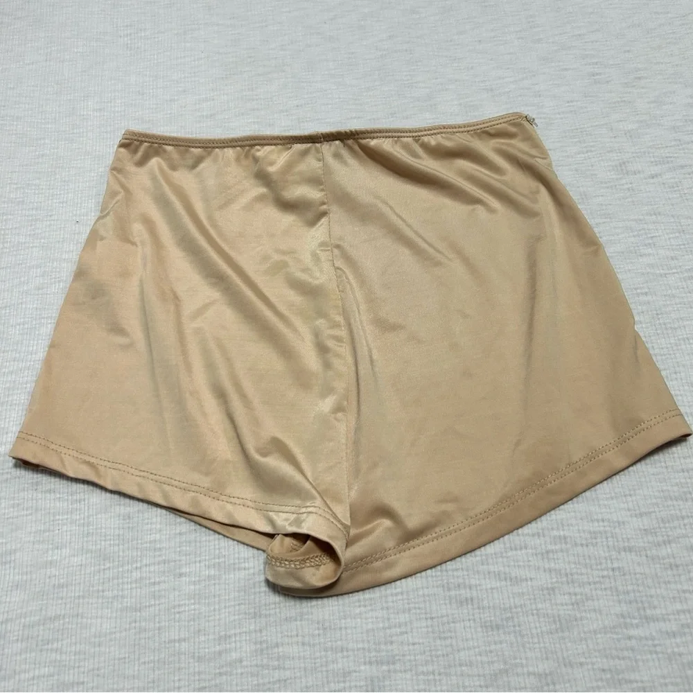 Princess Polly High‎ Waisted Underwear Shorts NWOT Beige Tan Size 4